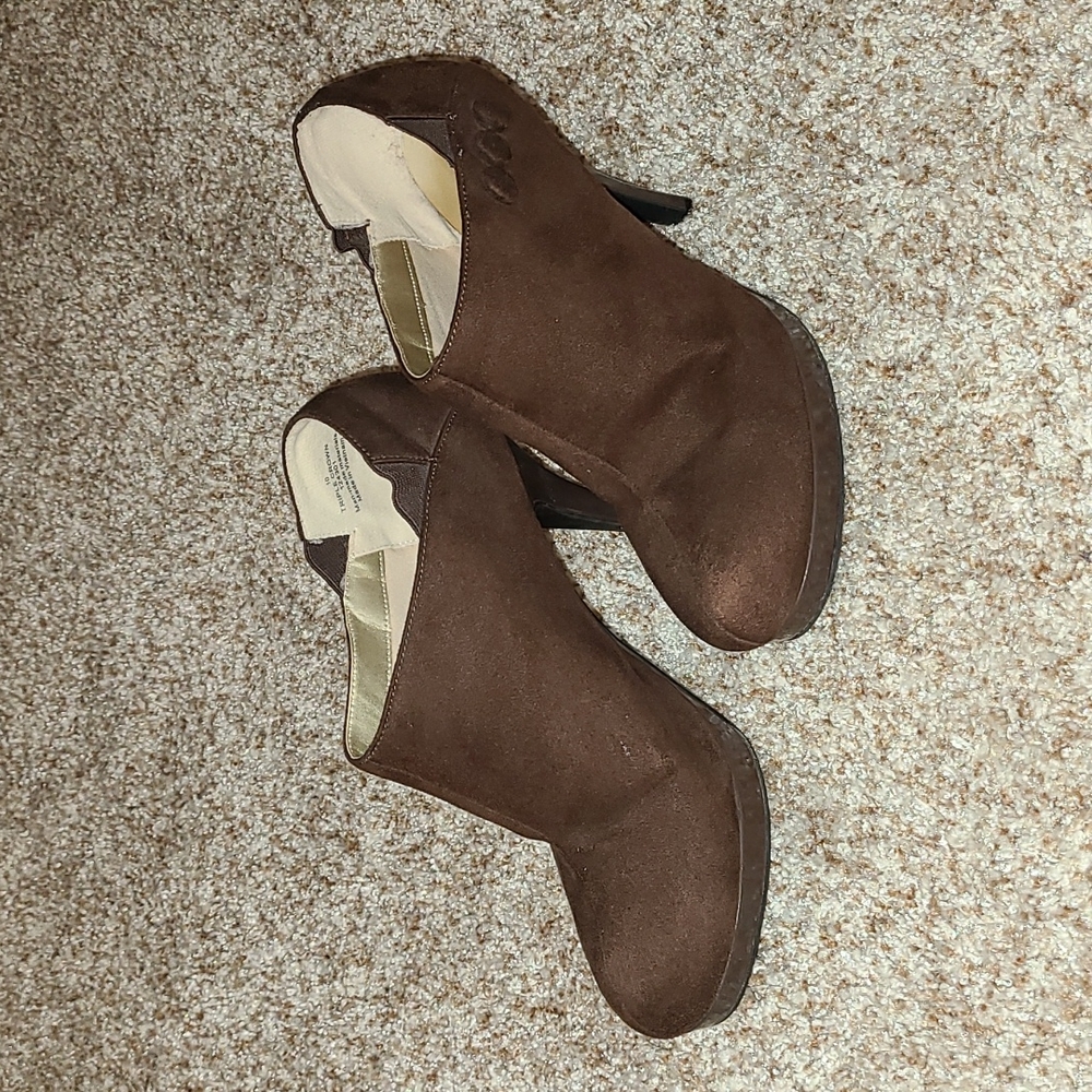 MPS brown ankle heels